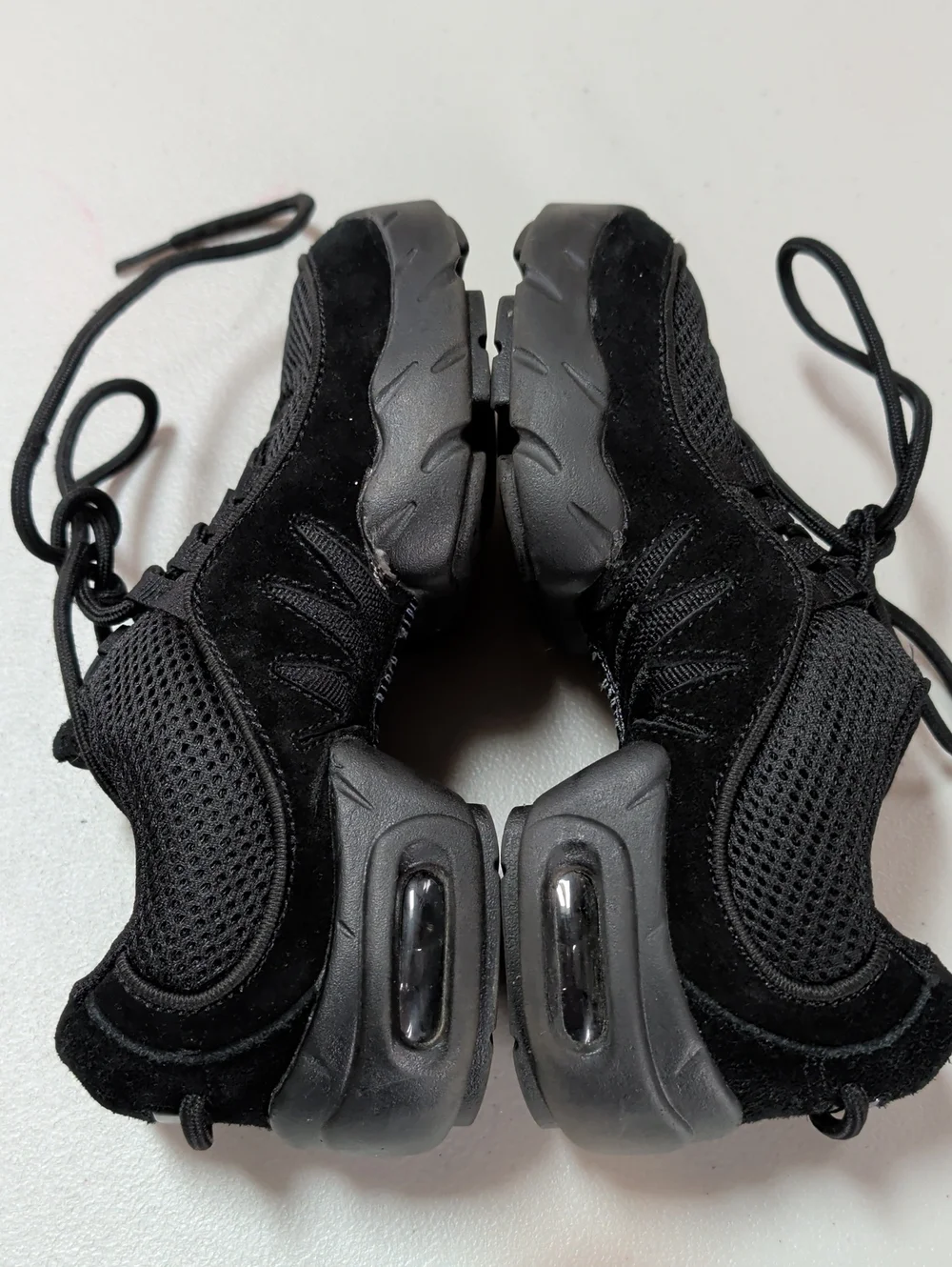 Bloch, Kids Black Hip Hop Sneakers. Size 3